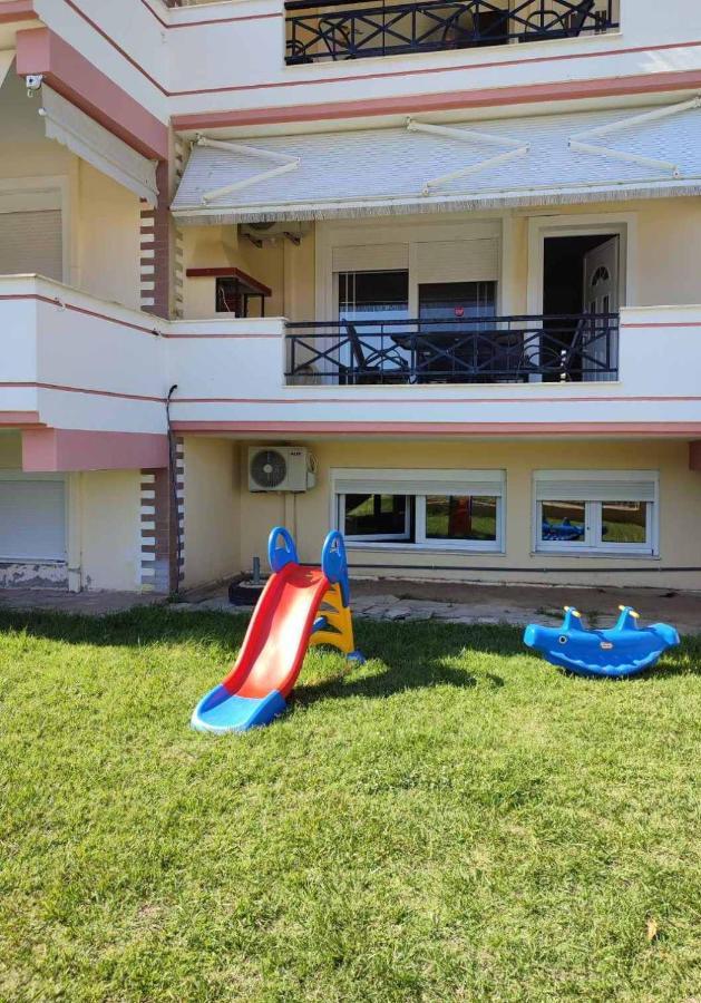 The Twelve In Iraklitsa Apartment Nea Iraklitsa Bagian luar foto